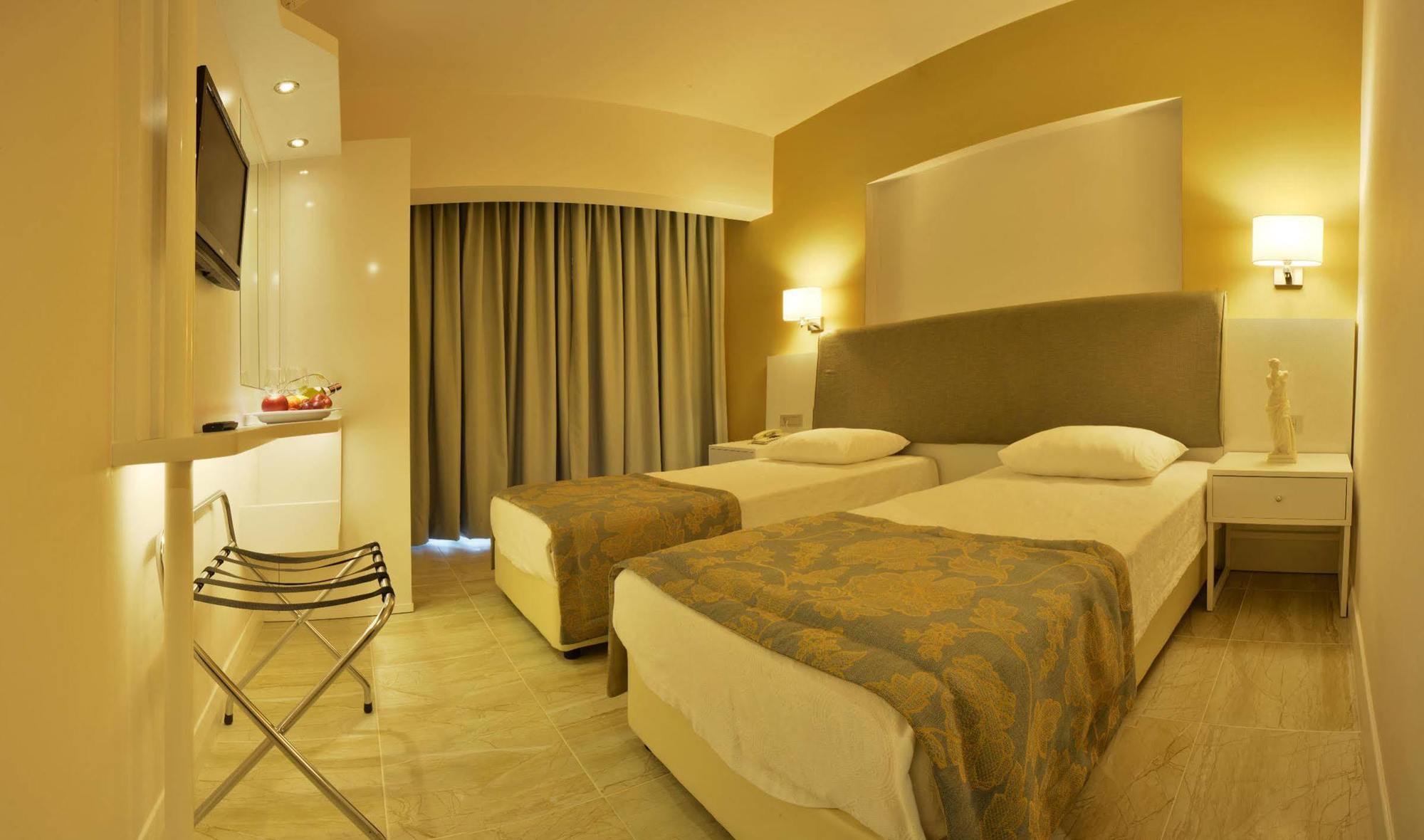 Maris Beach Hotel Marmaris Exterior photo